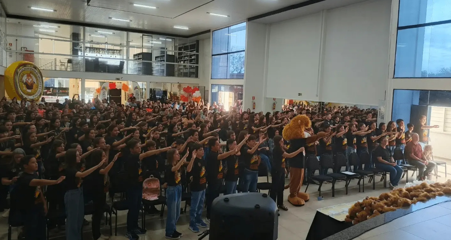 Capa Proerd forma 168 alunos em Rodeio Bonito