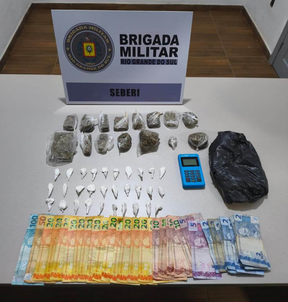 Capa Brigada Militar prende homem por tráfico de drogas em Seberi