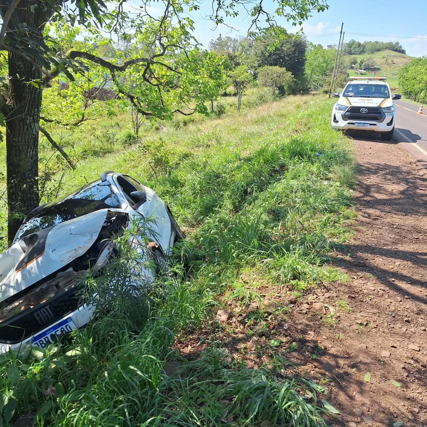 Capa Veículo da Prefeitura de Rodeio Bonito colide com caminhão na ERS-587 em Cristal do Sul