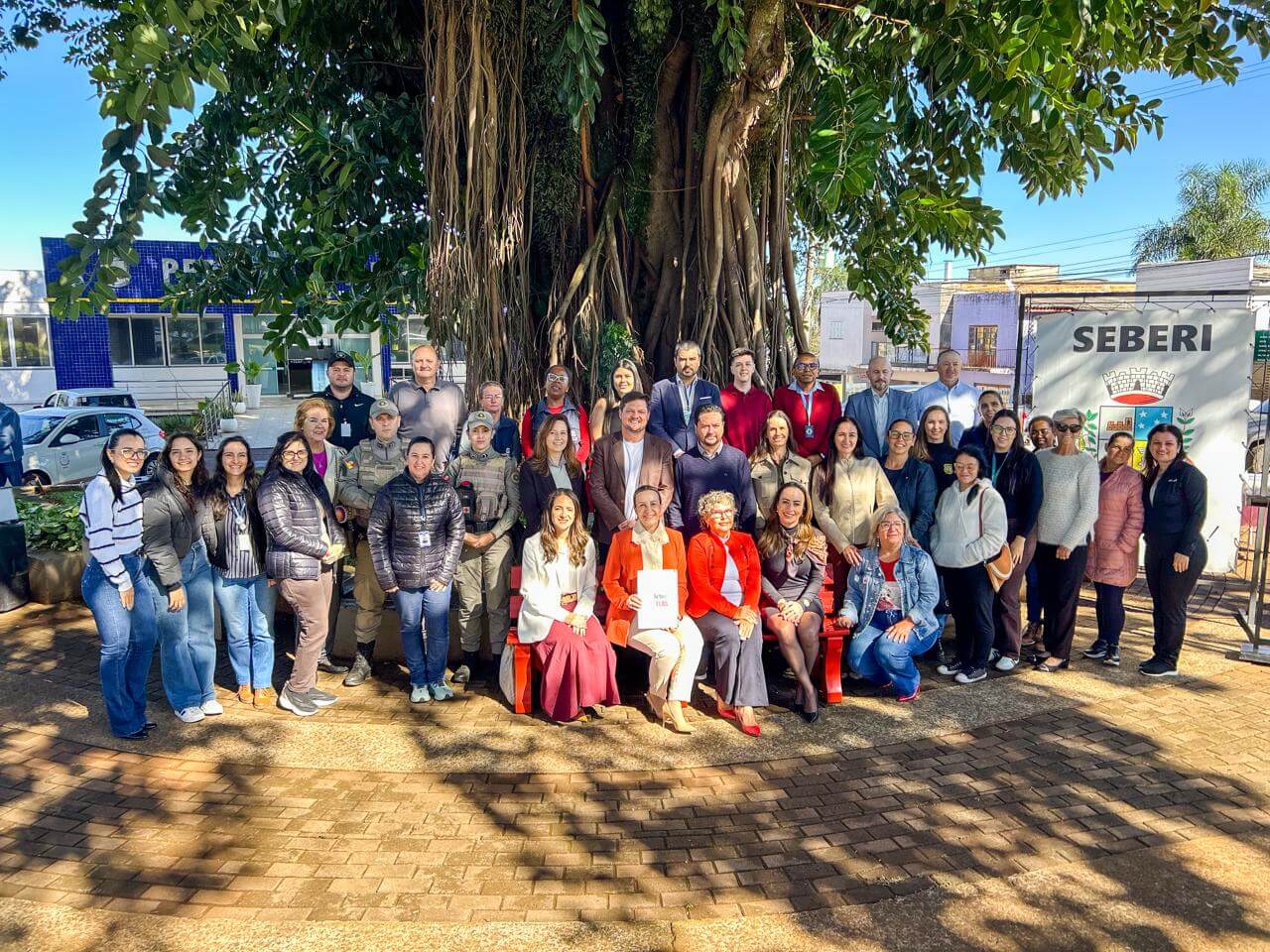 Capa Seberi inaugura "Banco Vermelho" e lança programa "Seberi Por Elas" em grande ato de mobilização pela vida das mulheres