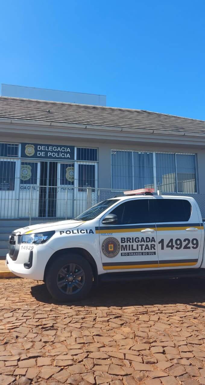 Capa Brigada Militar prende homem por roubo a pedestre em Seberi