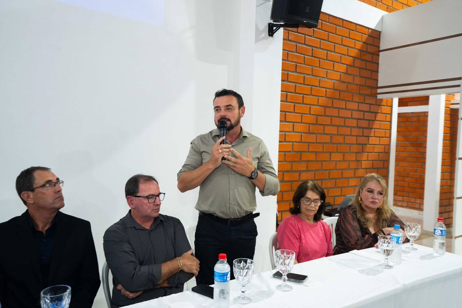 Capa CIMAU celebra 28 anos de atuação e homenageia AMZOP pela parceria regional