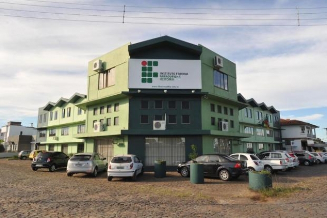 Capa Instituto Federal abre seleção para professores e técnicos com salário de até 9,5 mil